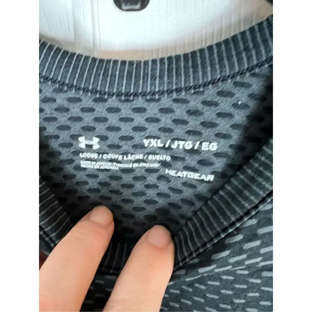 Underarmour Boys Heatgear Black Shirt Size YXL